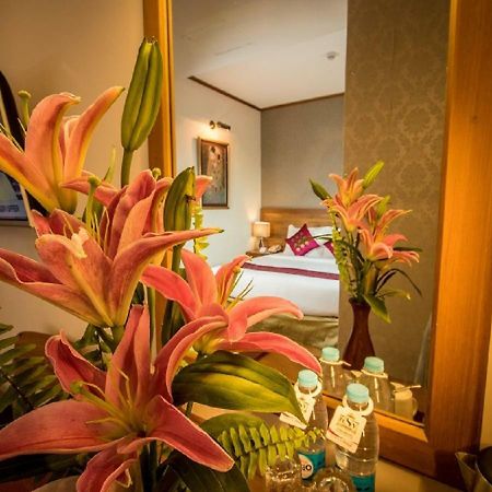 Hotel Shwe Yee Yangon Exteriör bild